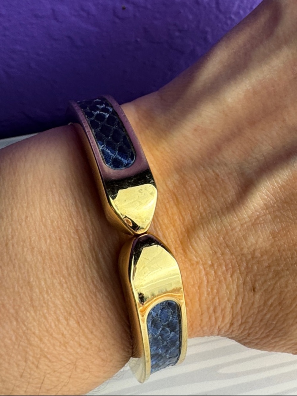Stella Dot Emerson Hinged Bangle Bracelet Gold Blue Snakeskin Leather Cuff Retir